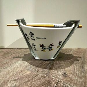🦋 2 for $10!🦋 Disney Minnie Mouse Evolution Ramen Bowl with Chopsticks Set- NWT